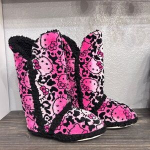 Hello Kitty Sanrio Pink Furry Boot Slippers Size 5/6 Y2K Cozy